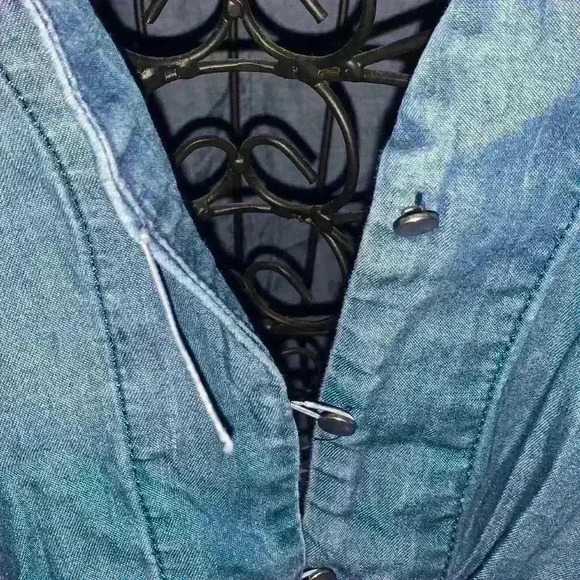 Express oversized denim blouse size s - Picture 3 of 4